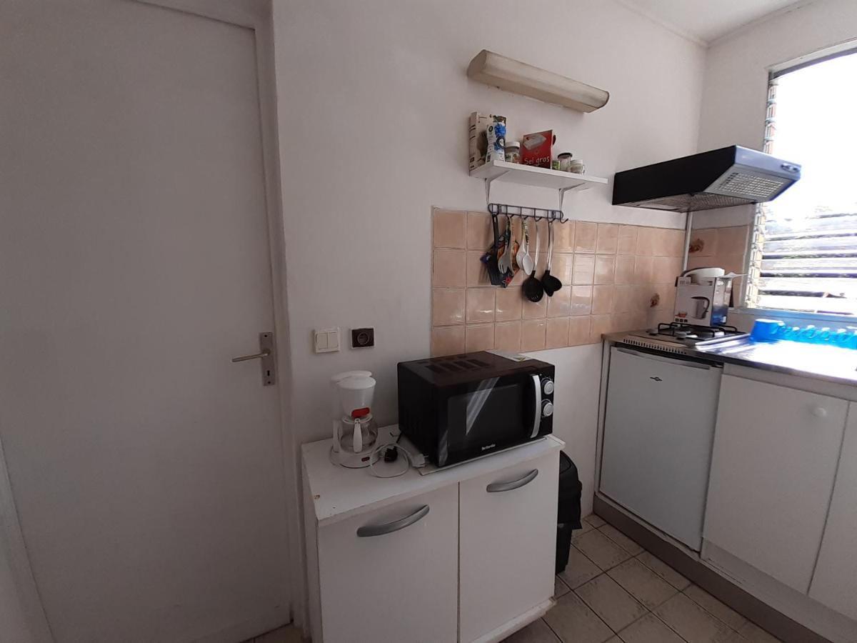 Appartement Studio Bien Equipe à Le Gosier  Extérieur photo